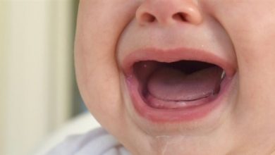 طرق تسكين الم تسنين الاسنان عند الاطفال وكيفيه الحفاظ على اسنان الطفل