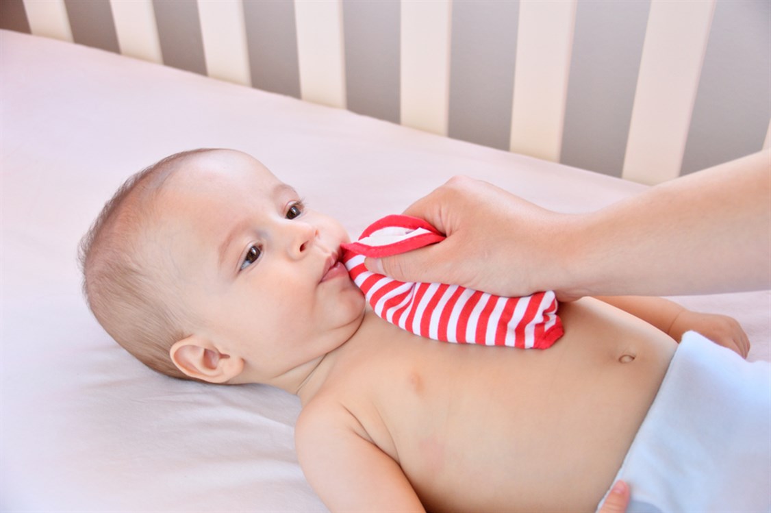 ارتجاع الرضع أبرز المعلومات لكل أم جديدة وكيفية علاجه بالطرق الطبيعية